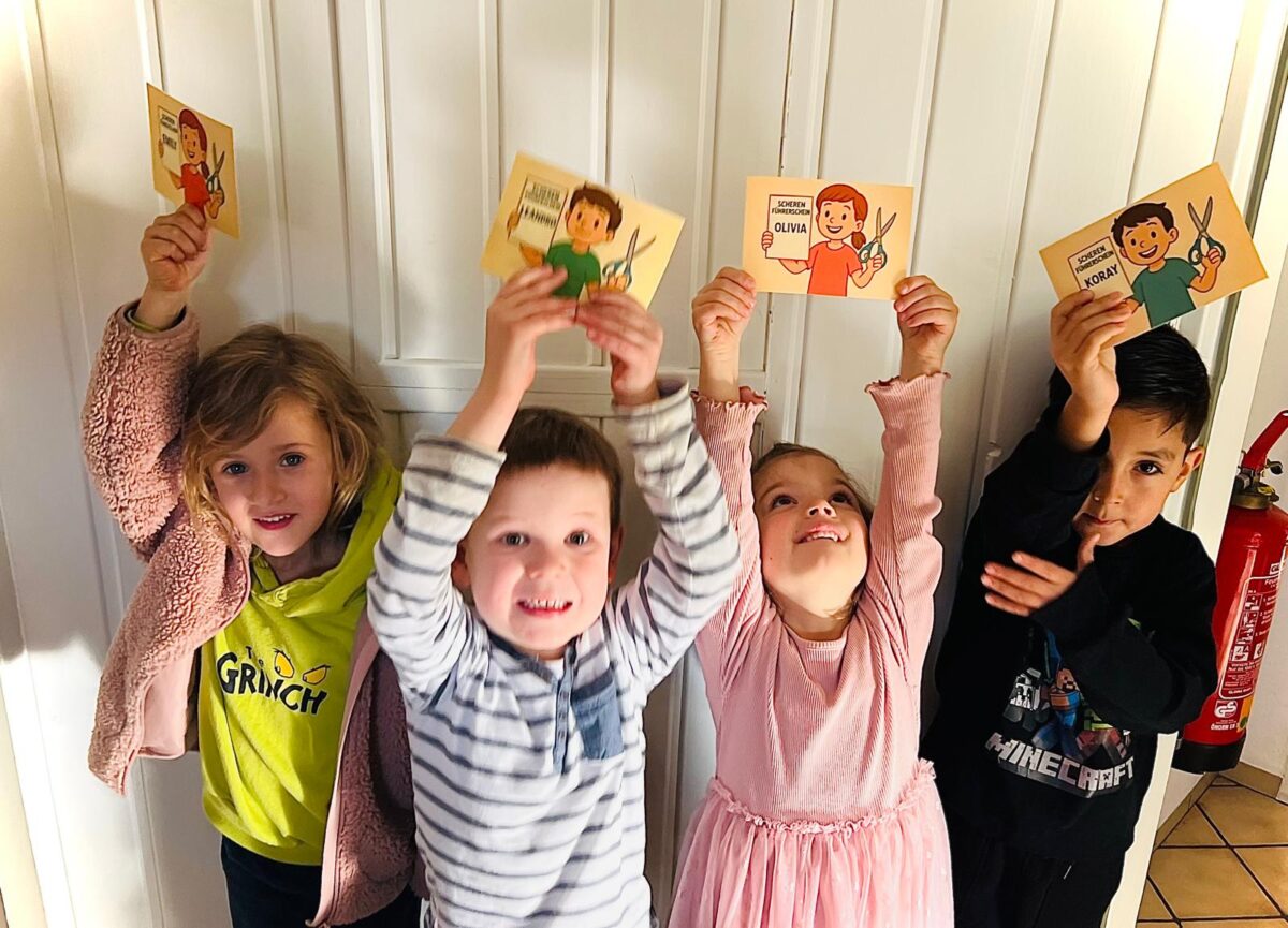 Entdeckerbande besucht die Bücherei